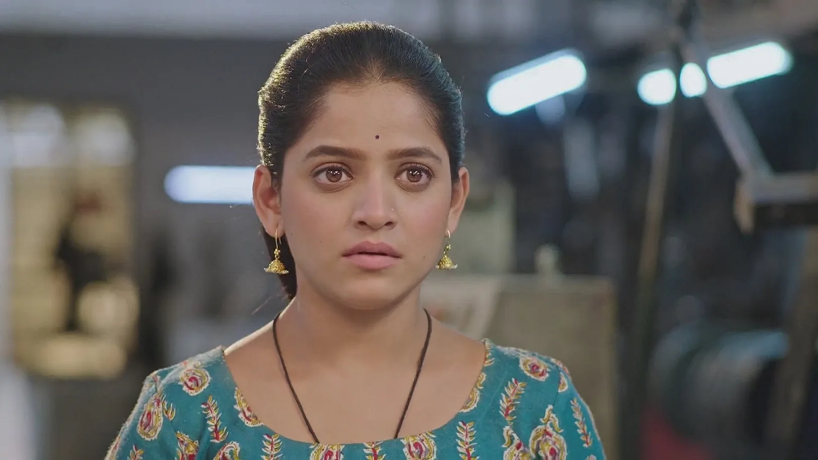 The News In the Newspaper Worries Paaru 27th April 2025 Webisode