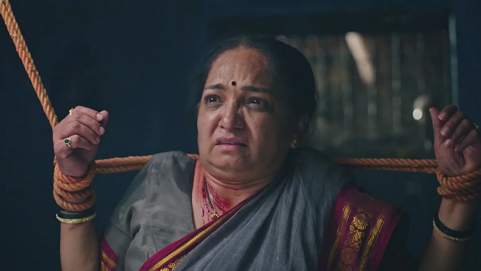 Daddy Threatens Asha Over Tejashree - Lakhat Ek Amcha Dada 