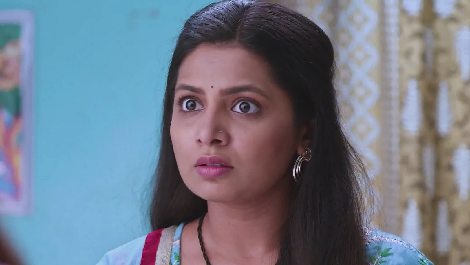 Akshara Tells Ira about Charuhas' Marriage - Tula Shikvin Changlach Dhada 
