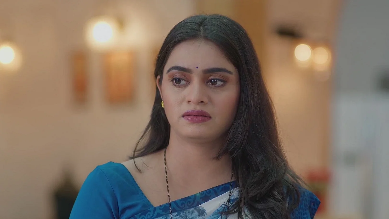 Seeta Tells Keerti to Do the Household Chores - Shiva 
