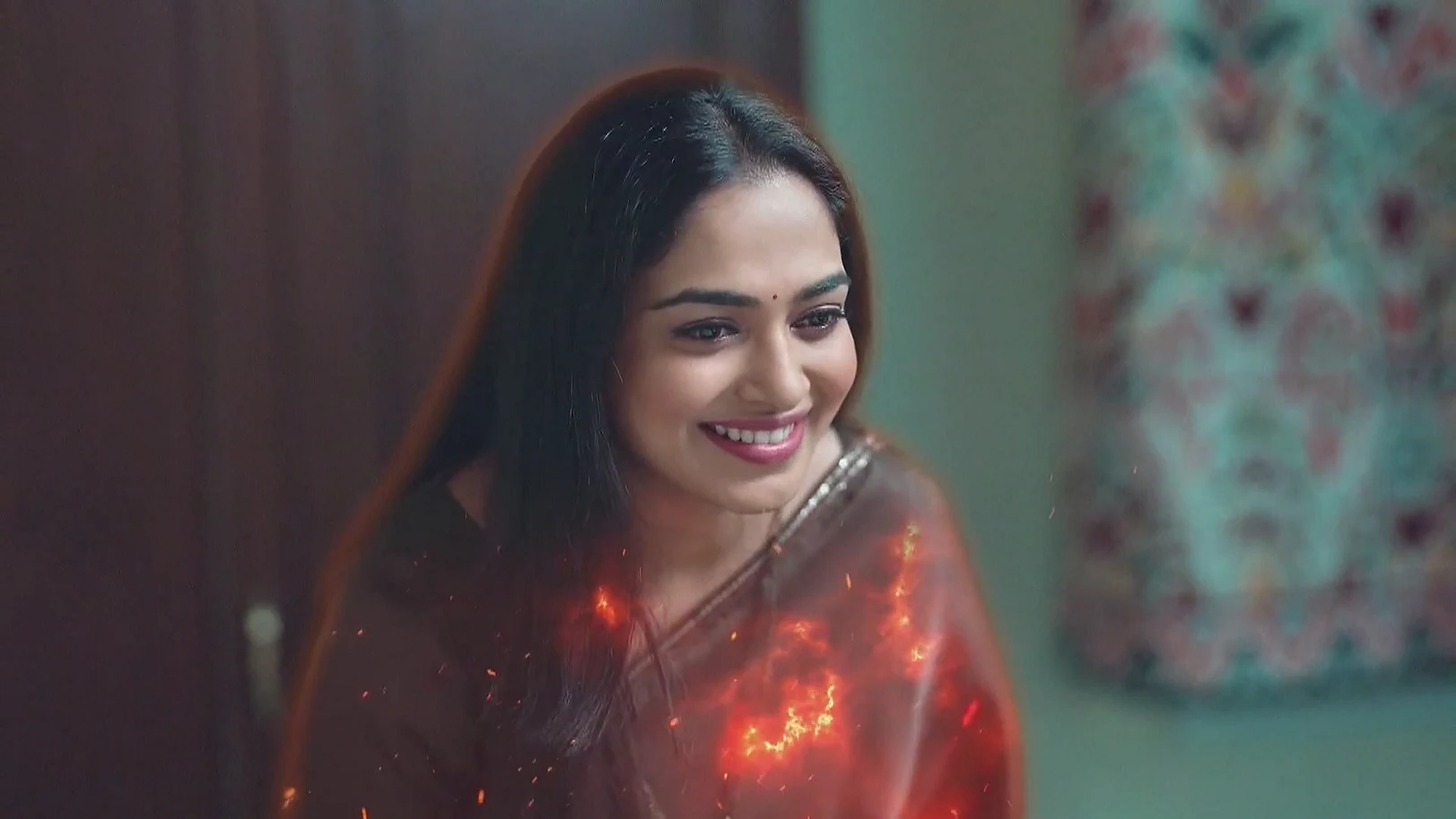 Manjiri Scolds Maya Over the Saree - Tula Japnar Aahe 21st April 2025 Webisode