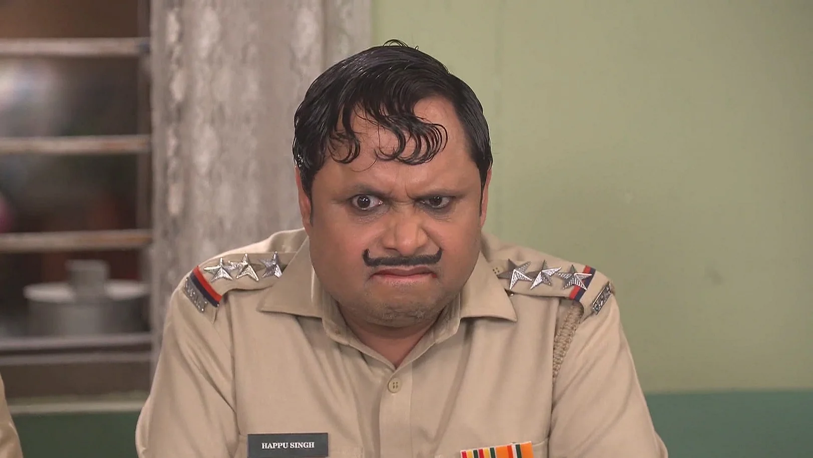 Happu Refuses to Wear His Father's Anklet - Happu Ki Ultan Paltan 