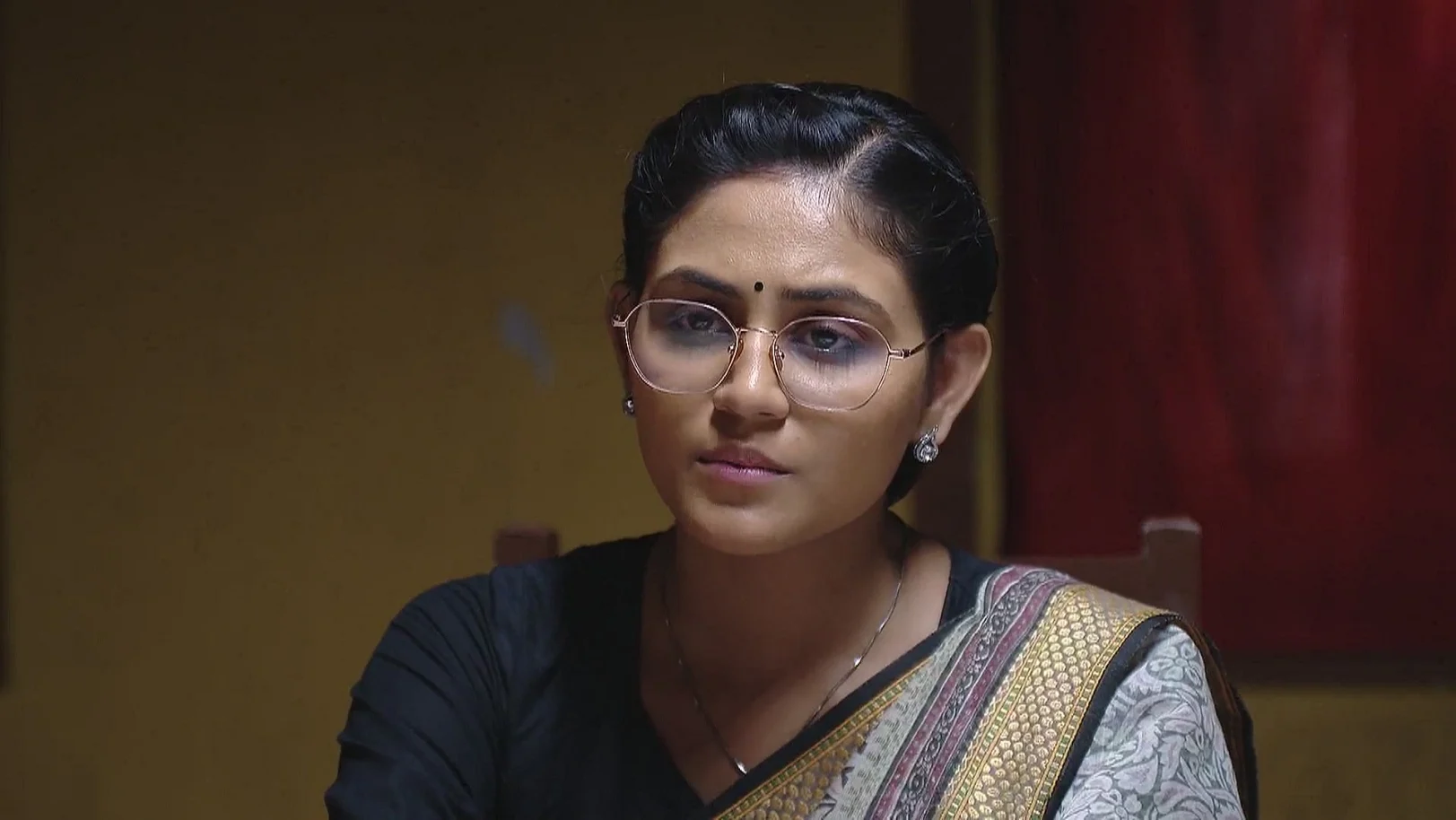 The Police Officer Questions Priya - Suna Jhia 