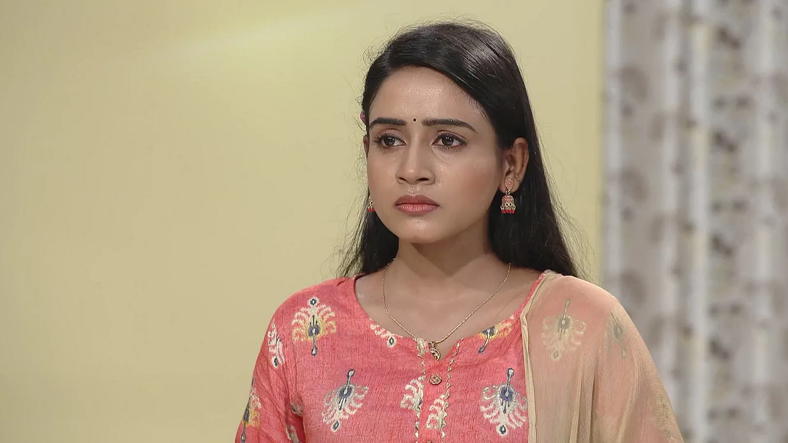 The Police Officer Disregards Vanshika's Claims 24th April 2025 Webisode
