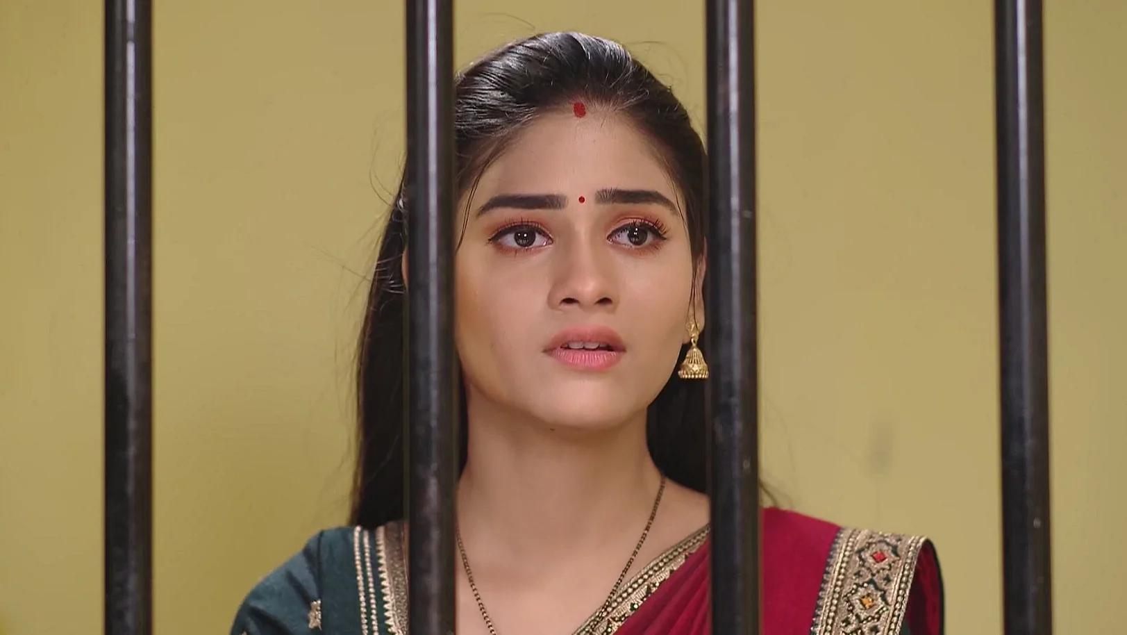 Akshay Bails Out Lakshmi 24th April 2025 Webisode
