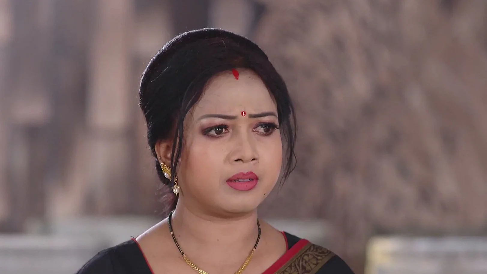Richa's Actions Shock Chittaranjan - Tuma Bina 