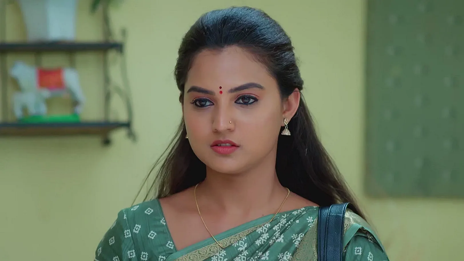 Ennallo Vechina Hrudayam - April 21, 2025 - Webisode 21st April 2025 Webisode