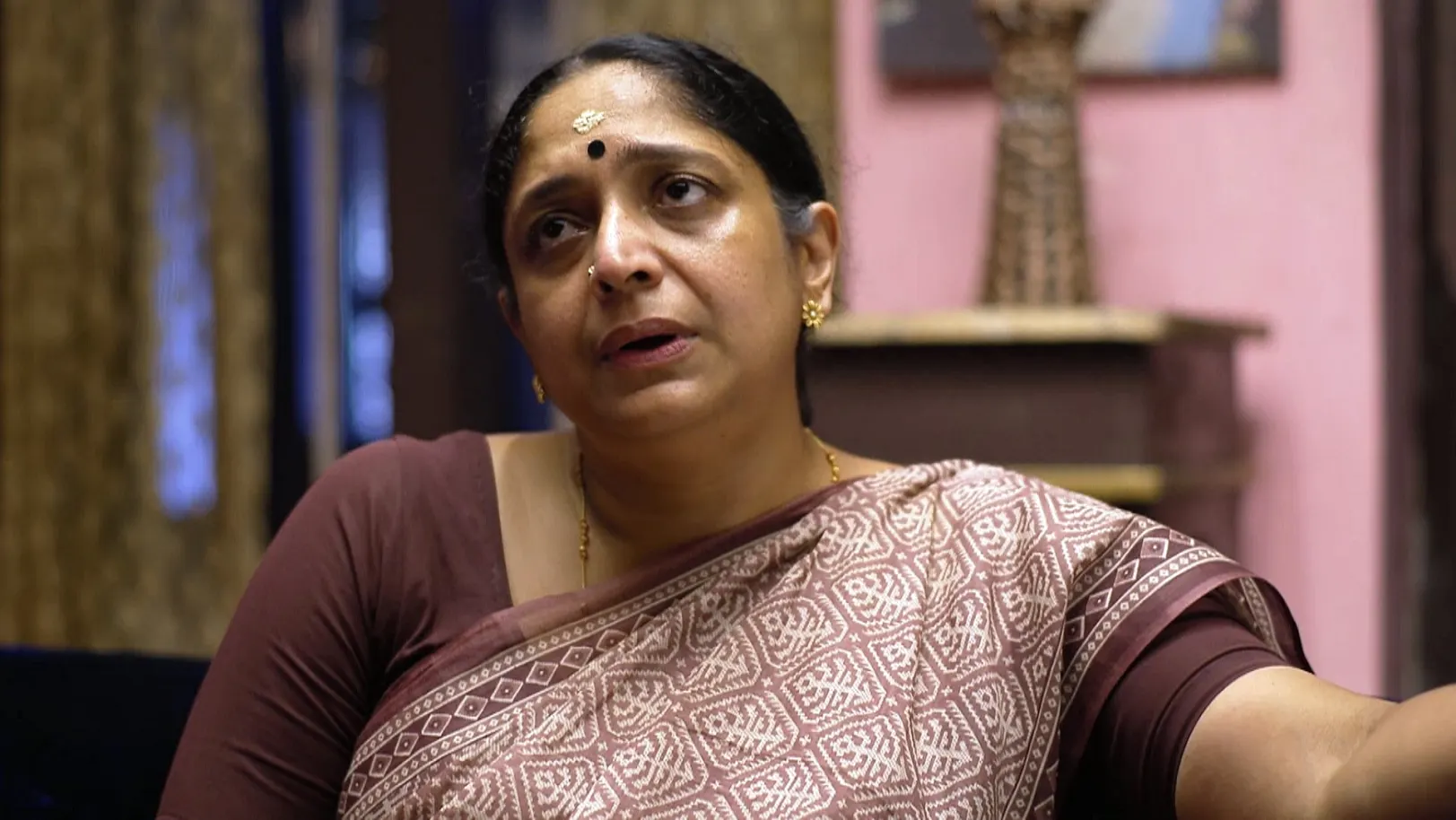 Kudumbashree Sharada - April 25, 2025 - Episode Spoiler