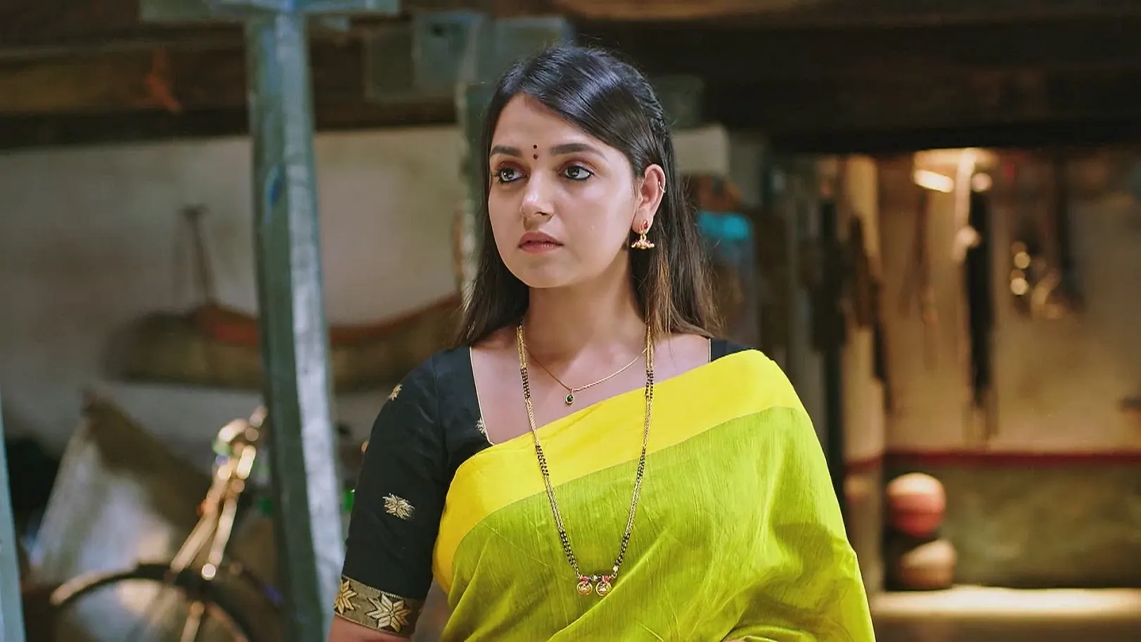 Shivanna's Sisters Praise Parvathi - Annayya 