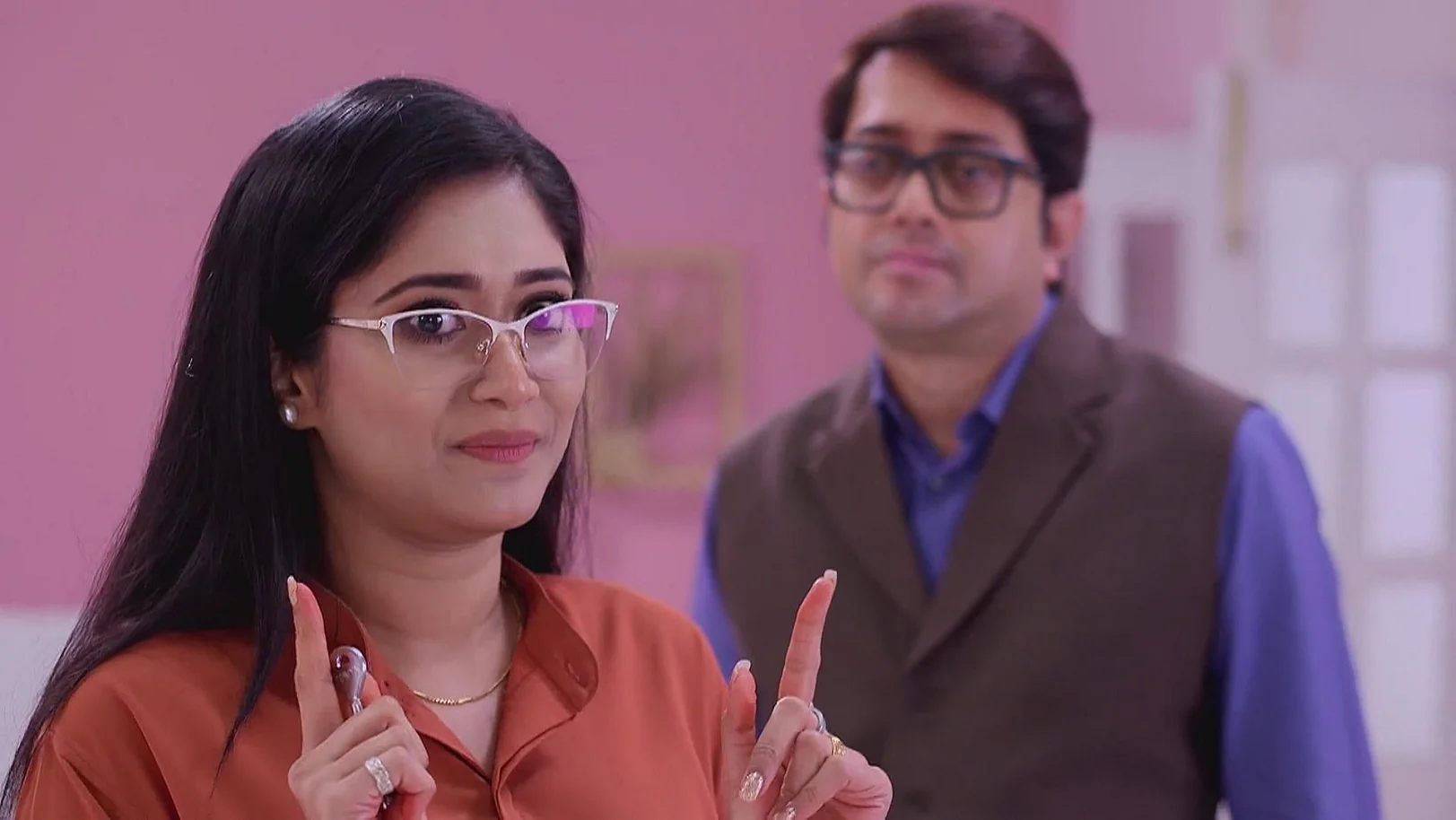 Brinda Wishes to Wear Her Mother's Jewellery - Kon Gopone Mon Bheseche 