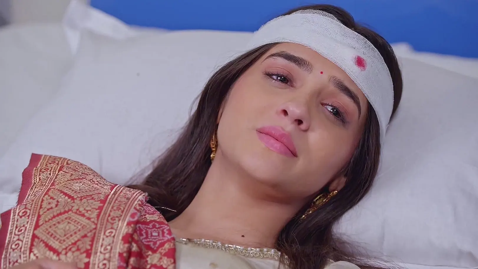 Raunak Hints at a Gift for Prarthana 22nd April 2025 Webisode