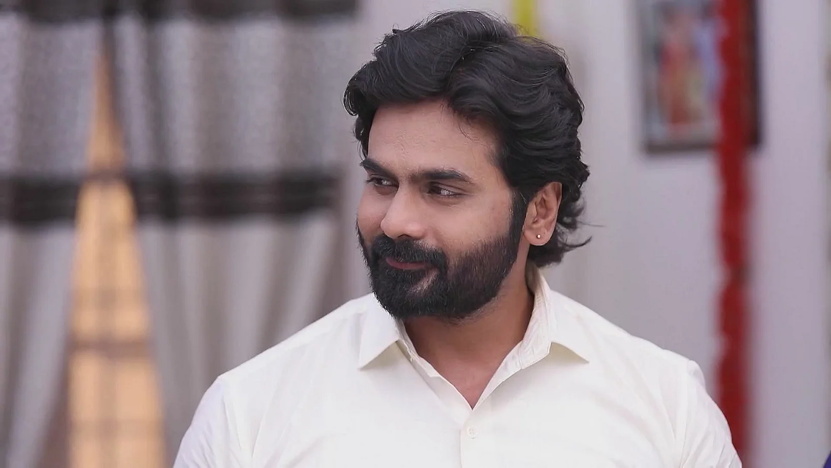 Siva and Janani Get Engaged - Mounam Pesiyadhe 