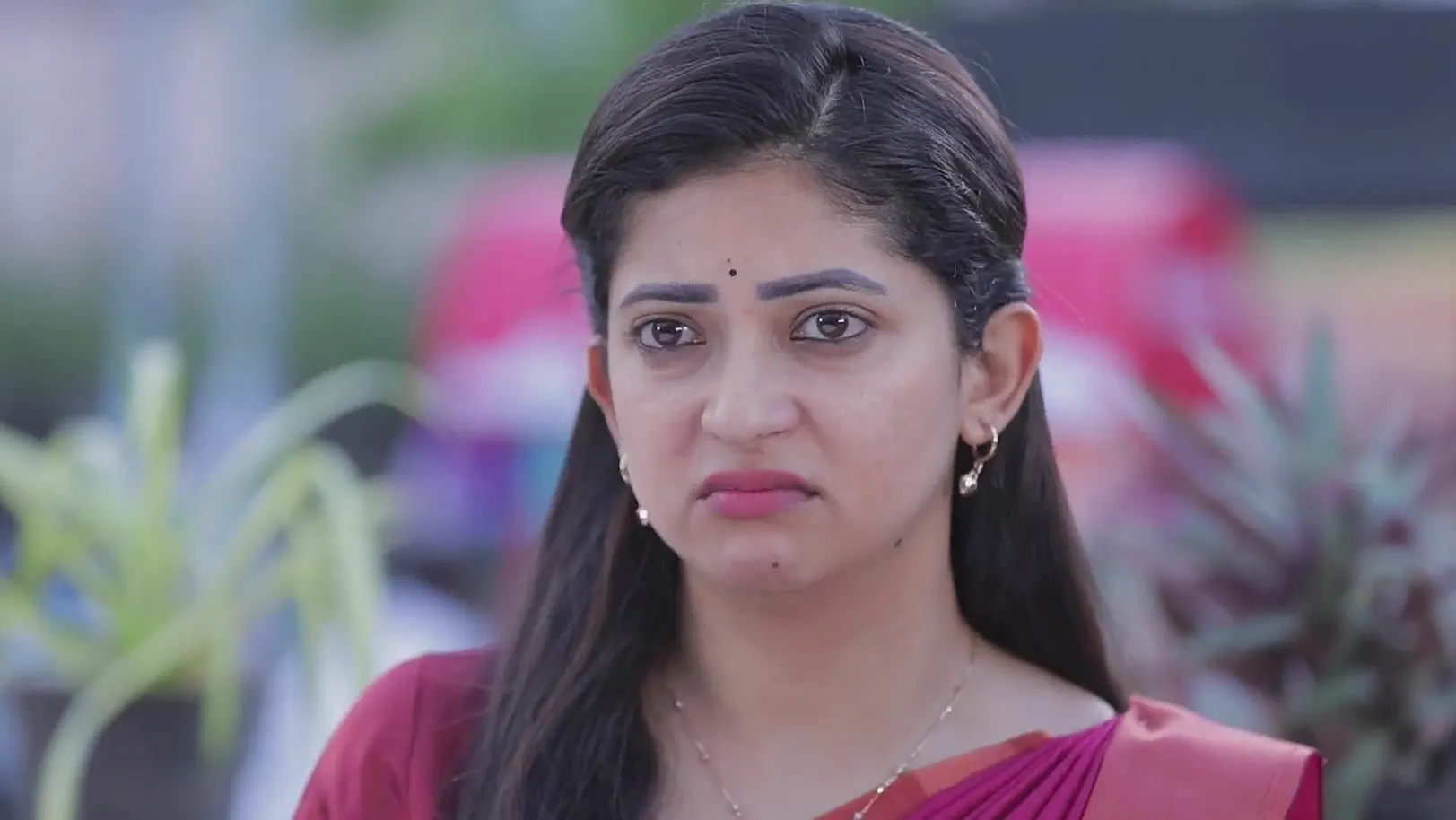 Aadhi Learns about Bharathi's Plan - Idhayam 