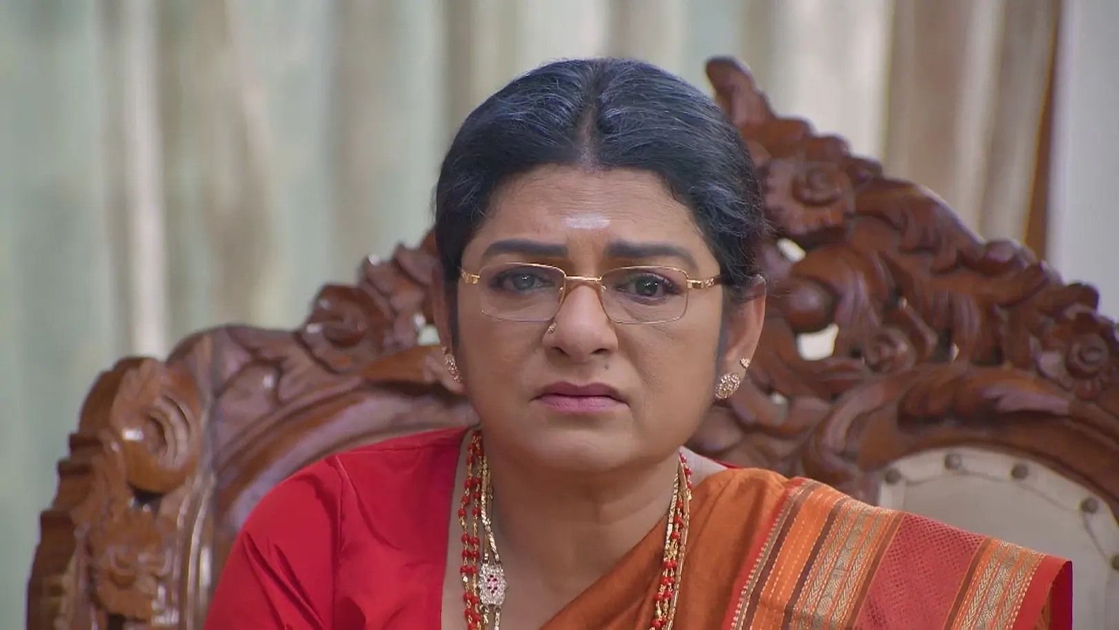 Charulatha's Claim Baffles Janaki - Sandhya Raagam 