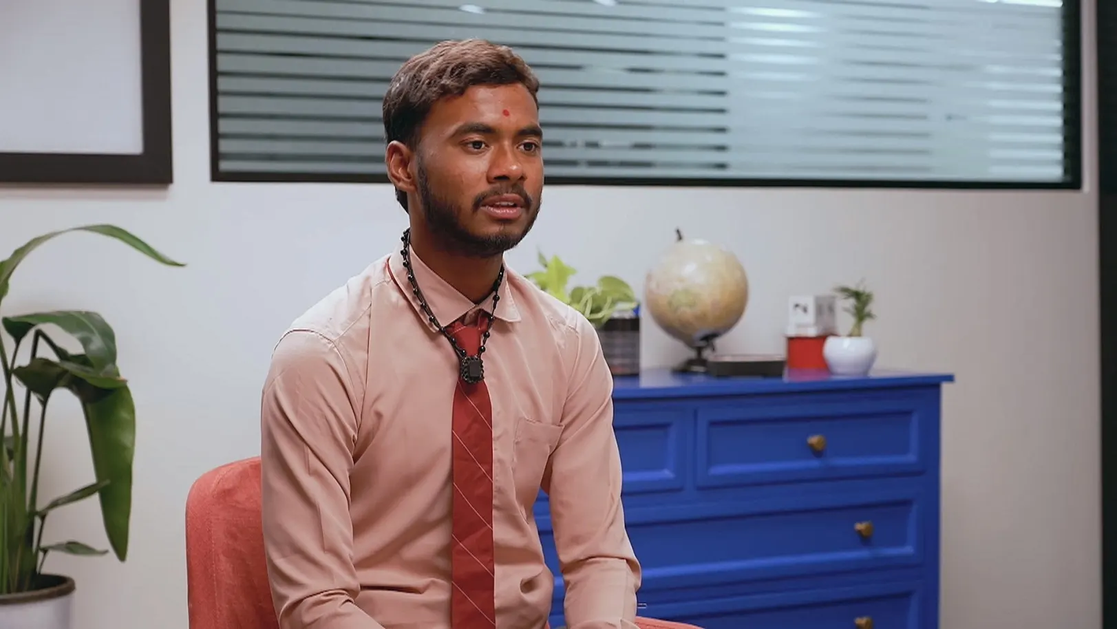 Atharva Complains to the Judges about Anushree 
