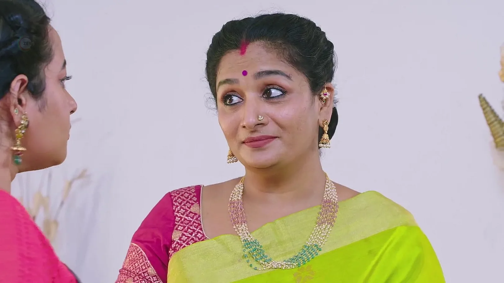 Vijaya's Threat Scares Vandana 30th April 2025 Webisode