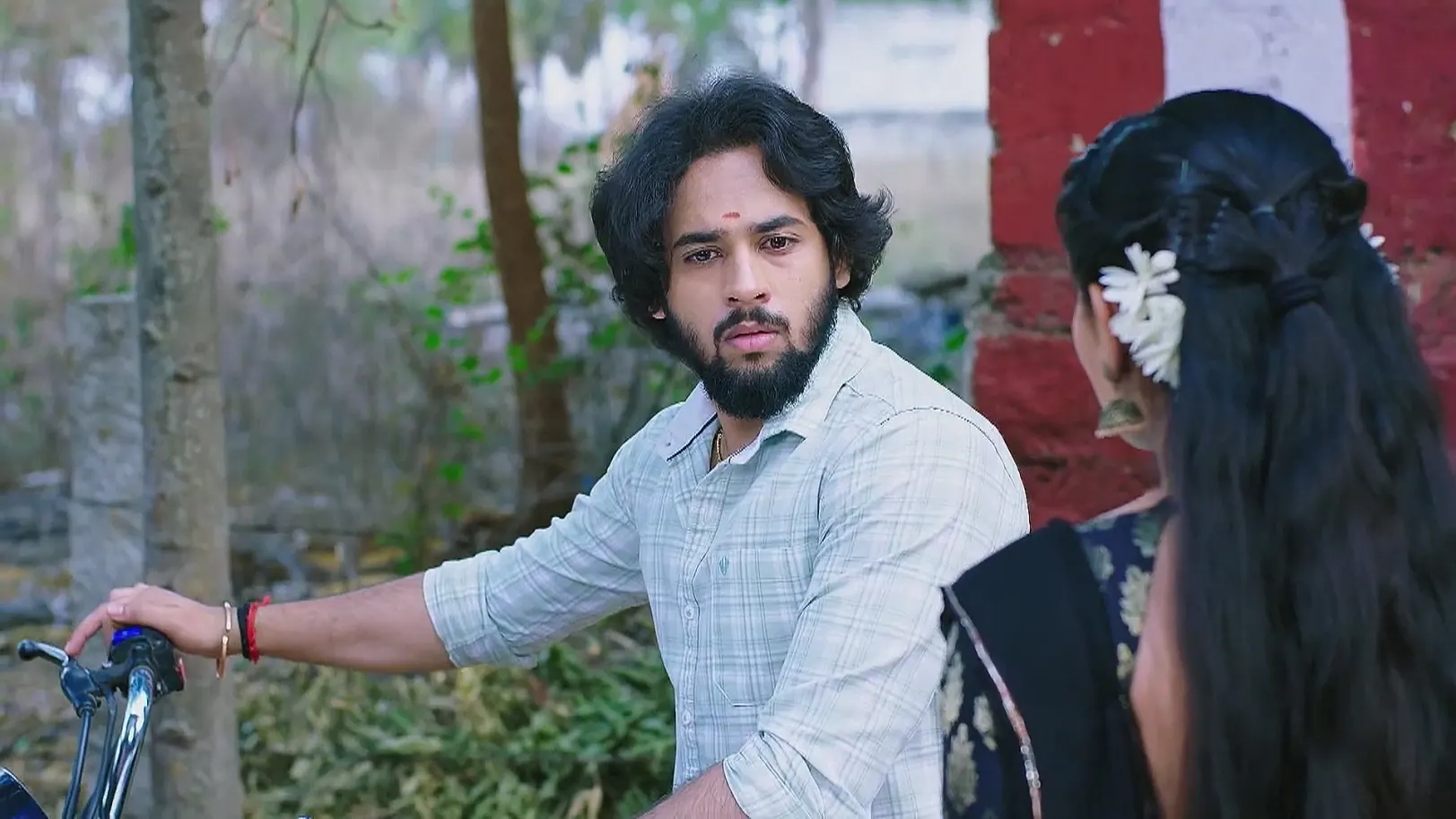 Srivalli Questions Subbu about the Marriage Certificate - Shravani Subramanya 