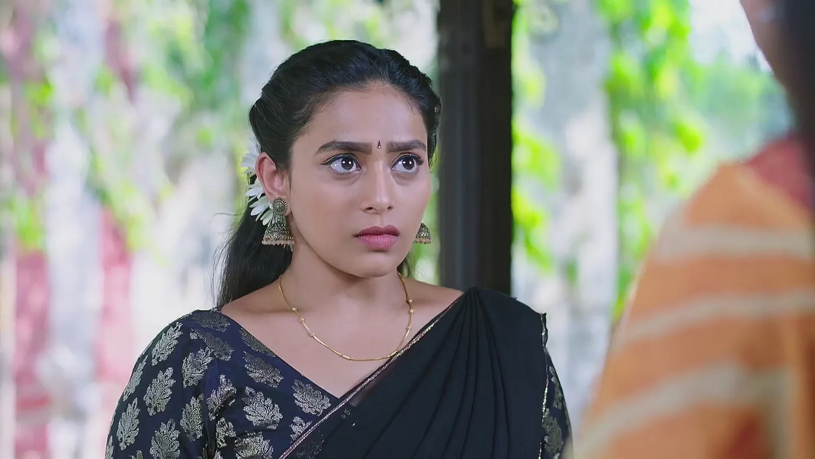 Srivalli Is Shaken by Shravani's Warning - Shravani Subramanya 