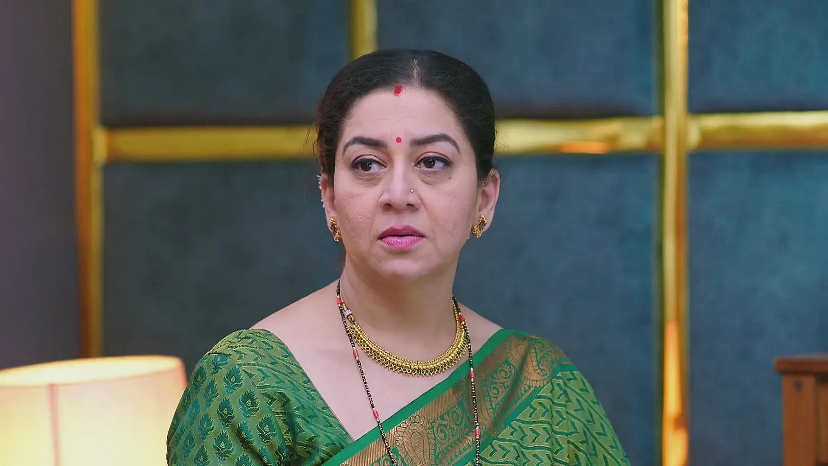 Abhi Tries to Gather Evidence against Sharvari - Shrirasthu Shubhamasthu 