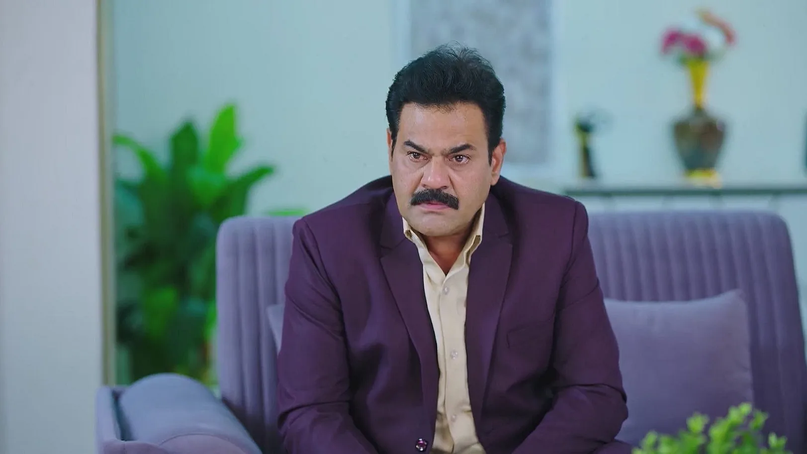 Goutham Warns Rajendra Bhoopathi over Jeevan - Amruthadhaare 