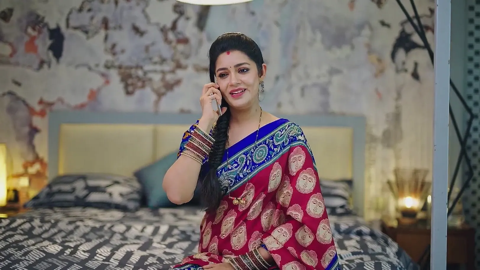 Bhoomika Questions Goutham about His Lies - Amruthadhaare 