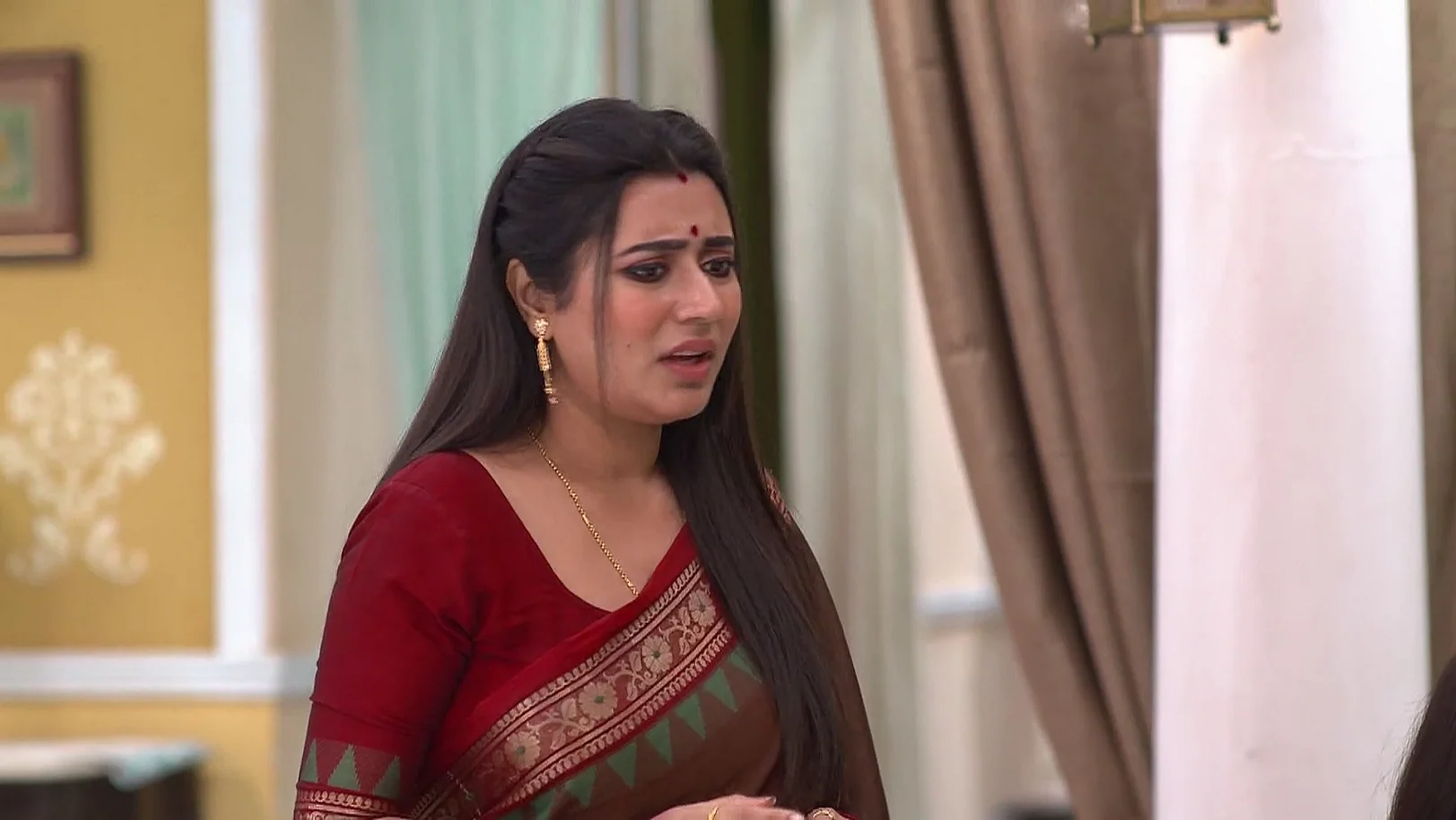 Tonushree Brings Sweets for Everyone - Anondi 
