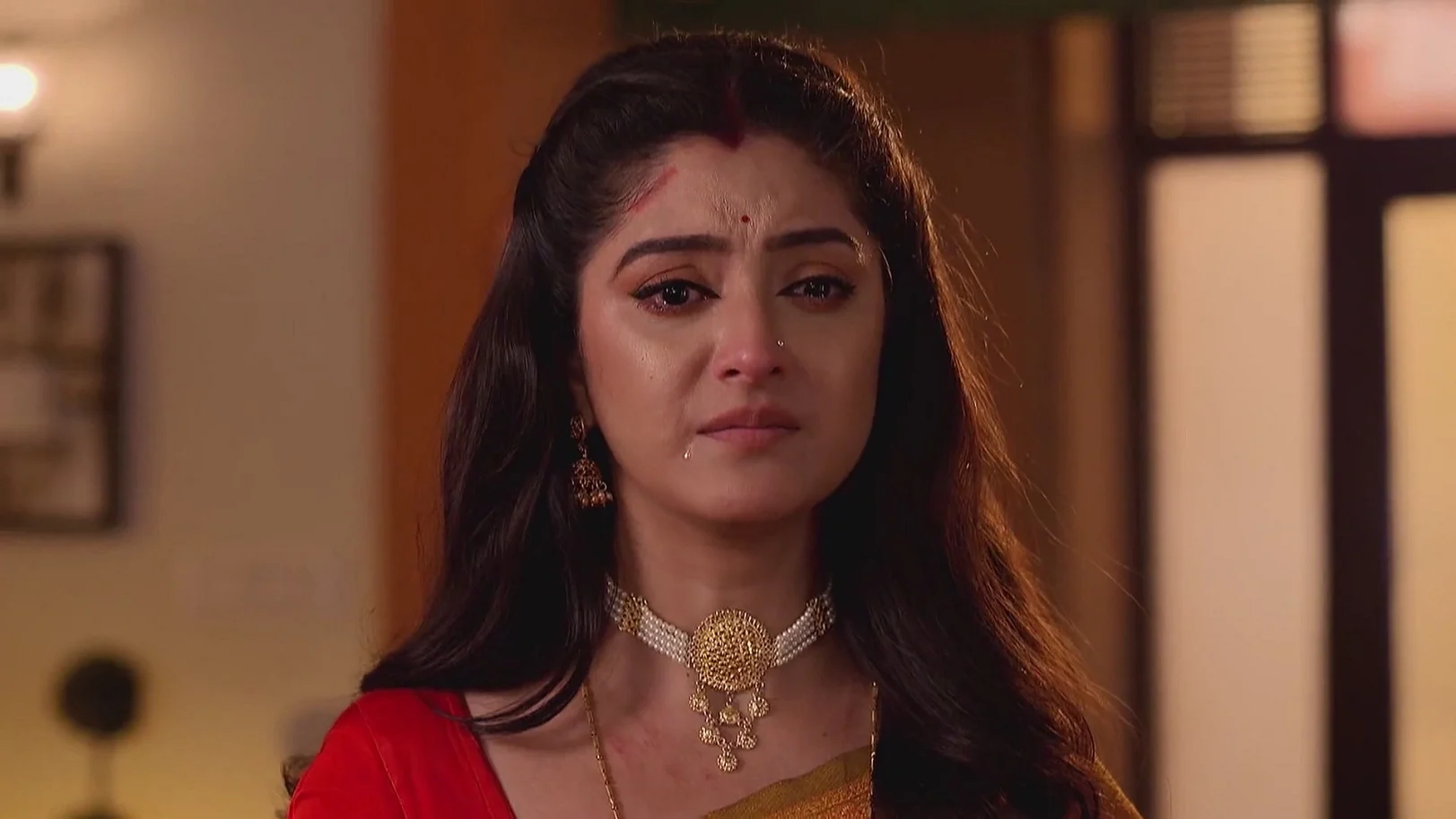 Aparajita Refusees to Let Shyaoli Stay at Jorabari - Kon Gopone Mon Bheseche 