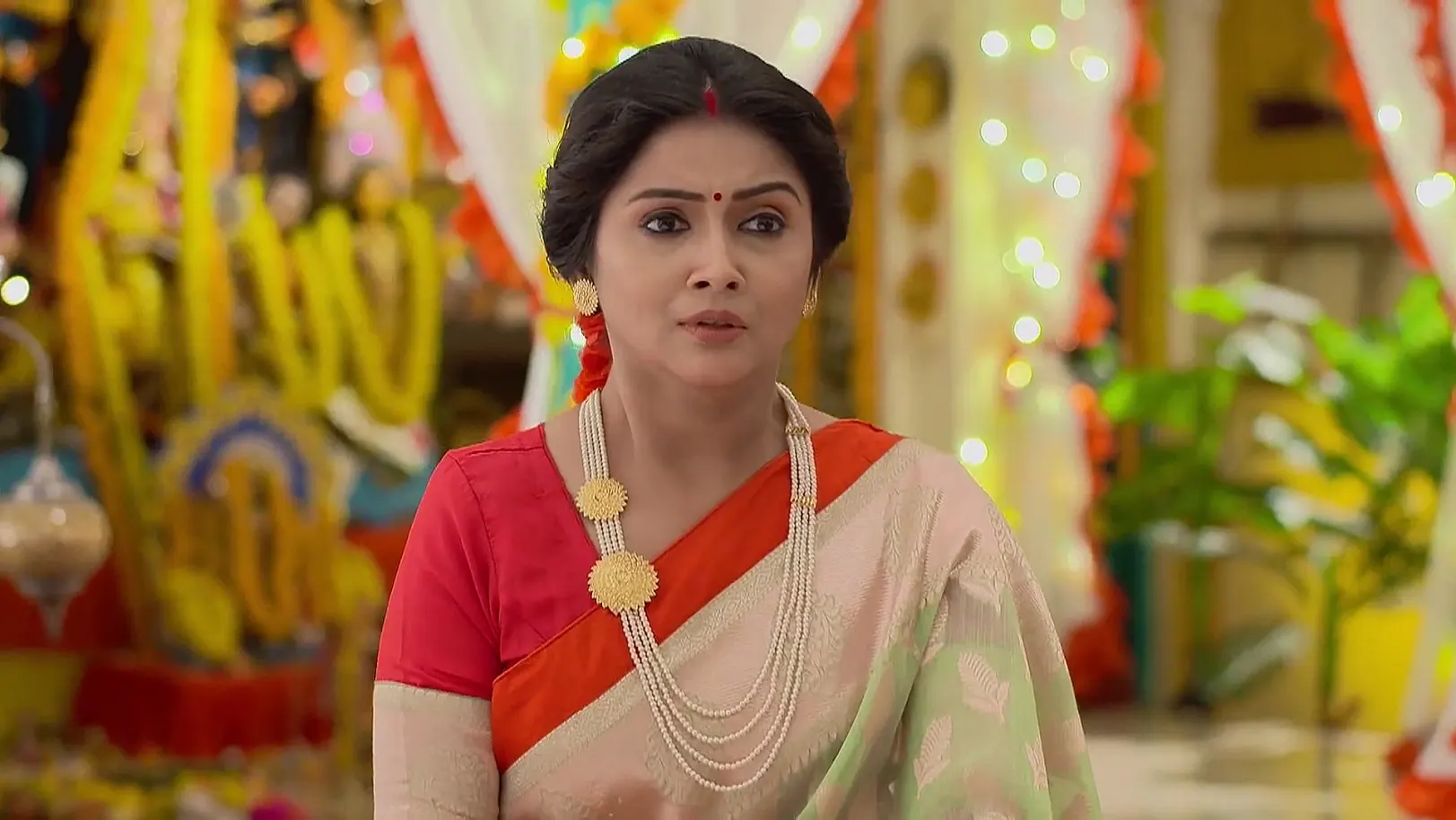 Gayetri Feels Low for Prokash 28th April 2025 Webisode