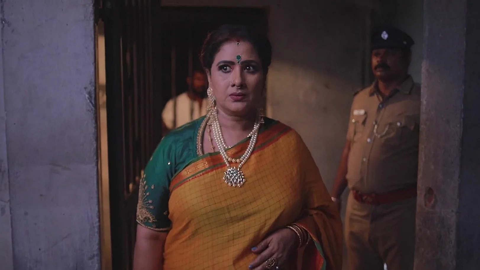 Velan Finds Evidence - Valliyin Velan 