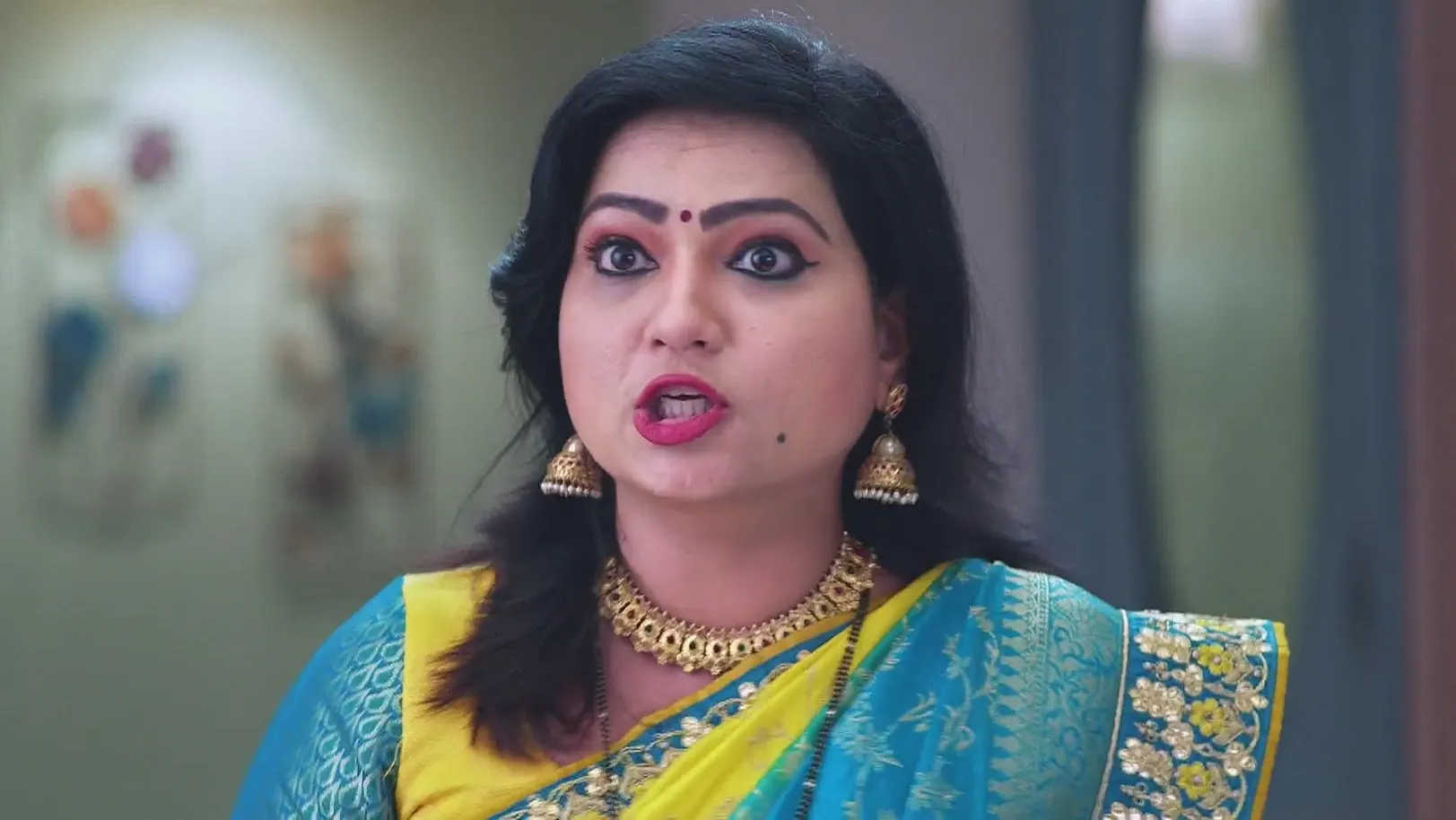 Durga Instigates Bhuvaneshwari against Akshara - Tula Shikvin Changlach Dhada 