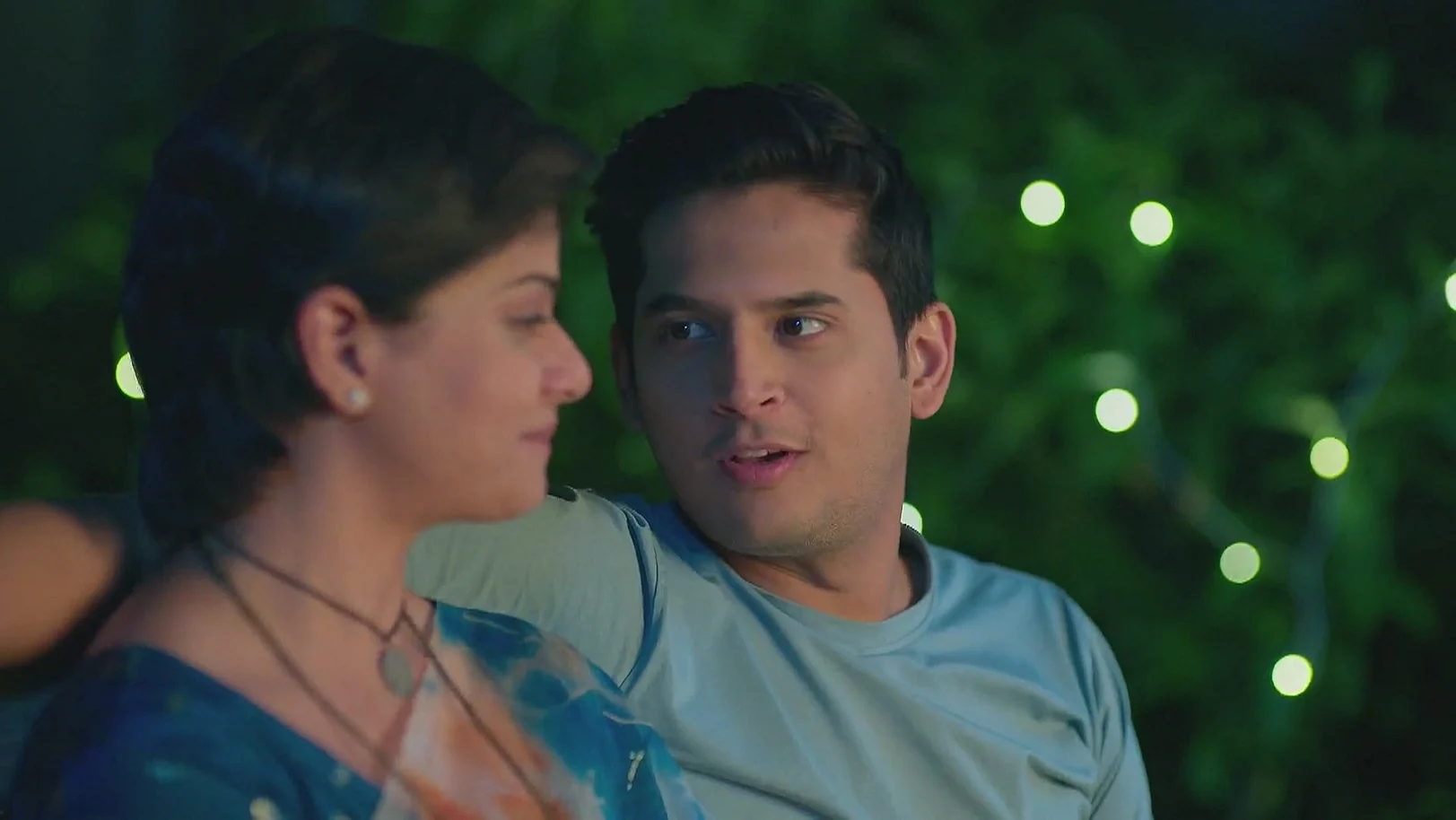 Shiva Expresses Her Happiness to Ashu - Shiva 