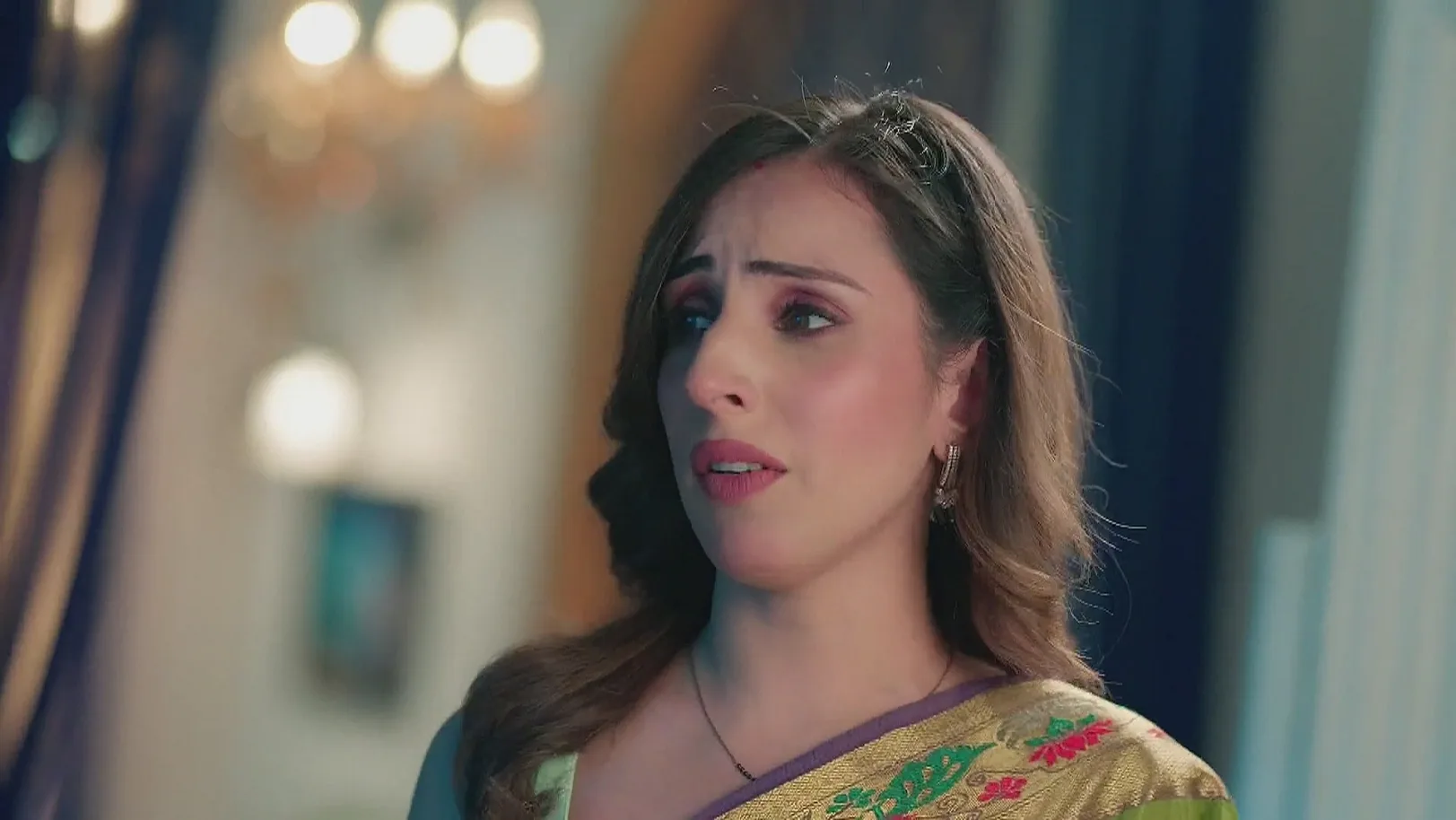 Riddhi Touches Neel's Feet - Jamai No. 1 