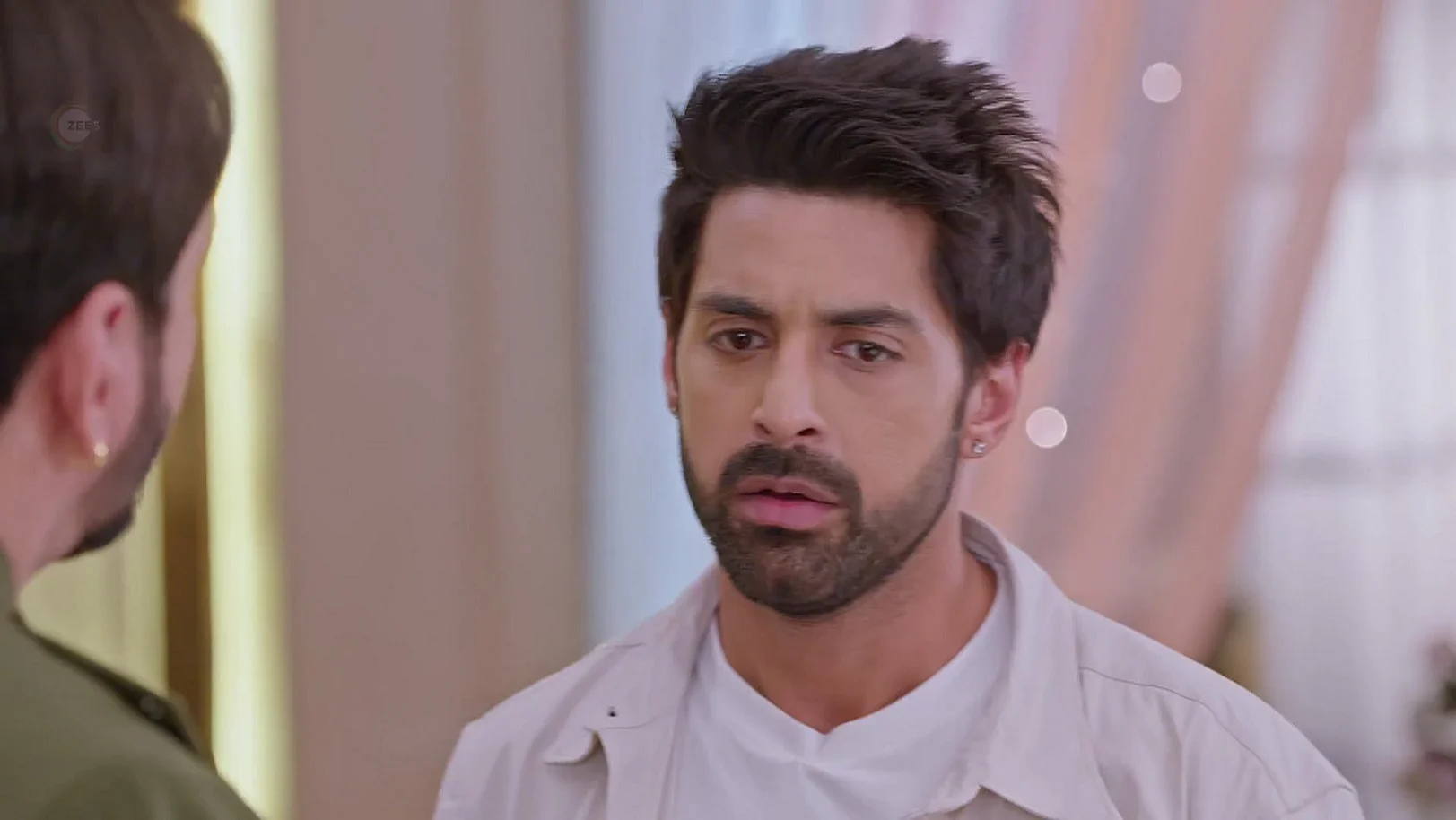 Smita Feels Distressed Over Raunak’s Injury - Kumkum Bhagya 