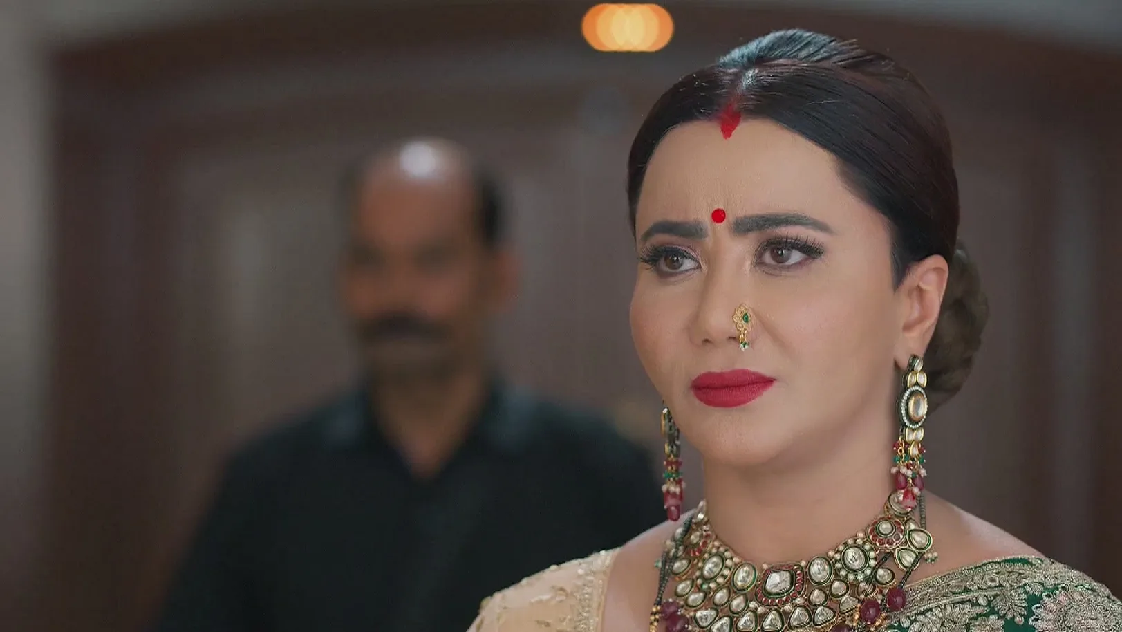 Devansh Tells Chandrika about the Letter - Vasudha 