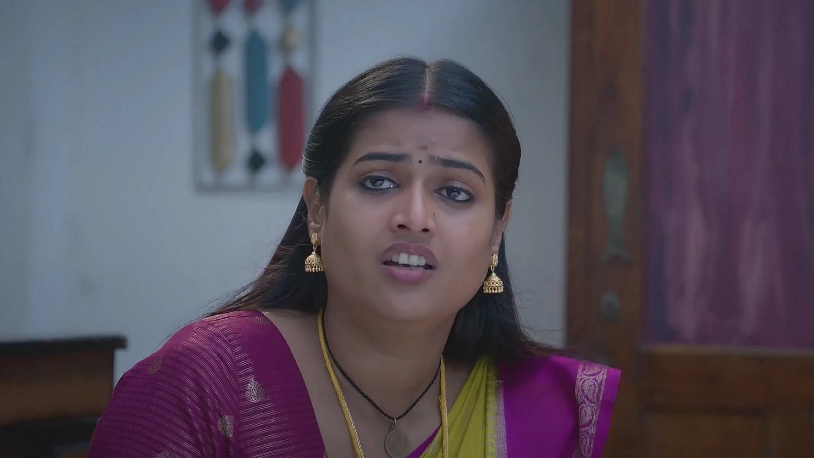 Viji Pacifies Valli - Veera 