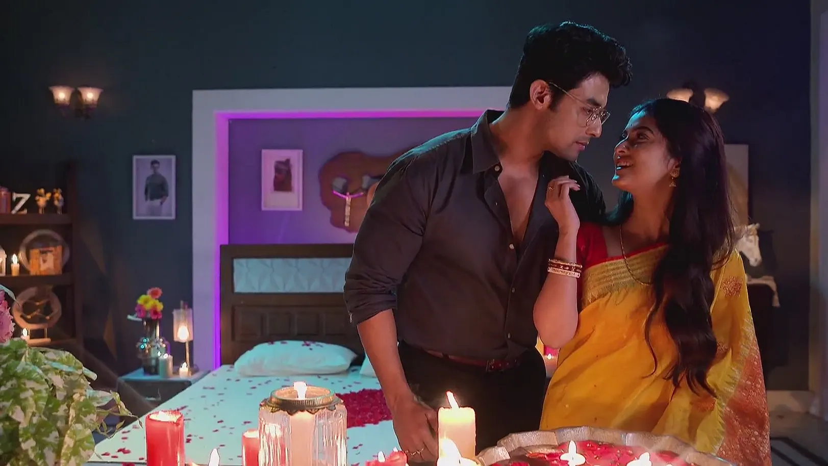 Shyamoli and Aniket Share a Moment 6th May 2025 Webisode