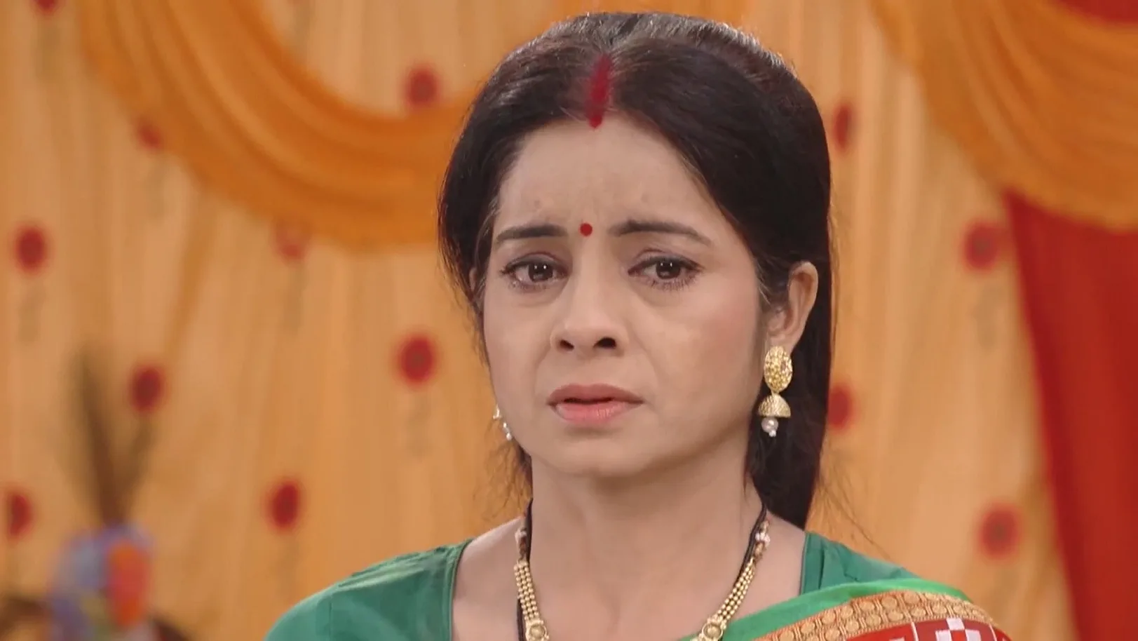 Priyambada Refuses to Believe a Man's Claims - Sathi Sata Janmara 