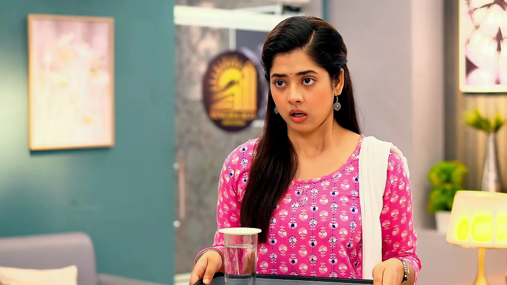Arya Breaks a Glass out of Anger - Chirodini Tumi Je Amar - Promo