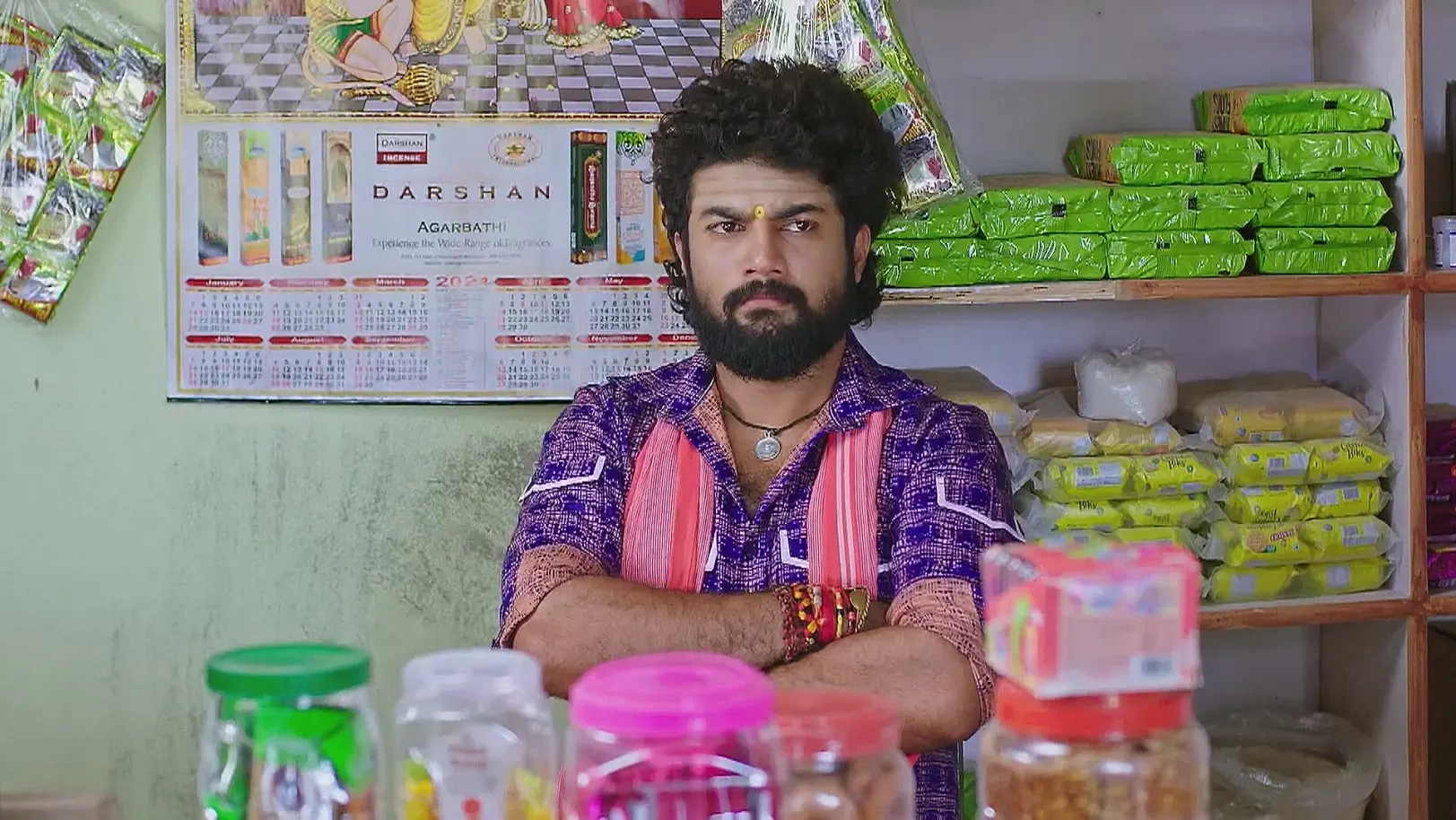 Parvathi Tries to Cheer Shivanna Up - Annayya 