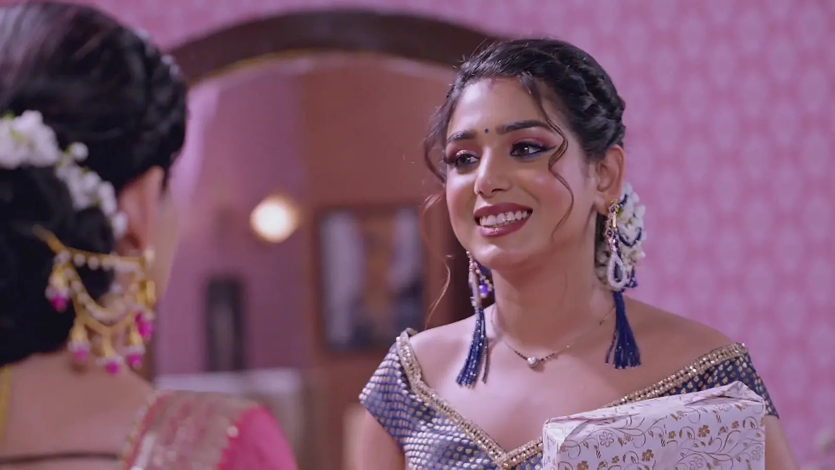 Anushka Hides When Neelam Arrives - Bhagya Lakshmi 
