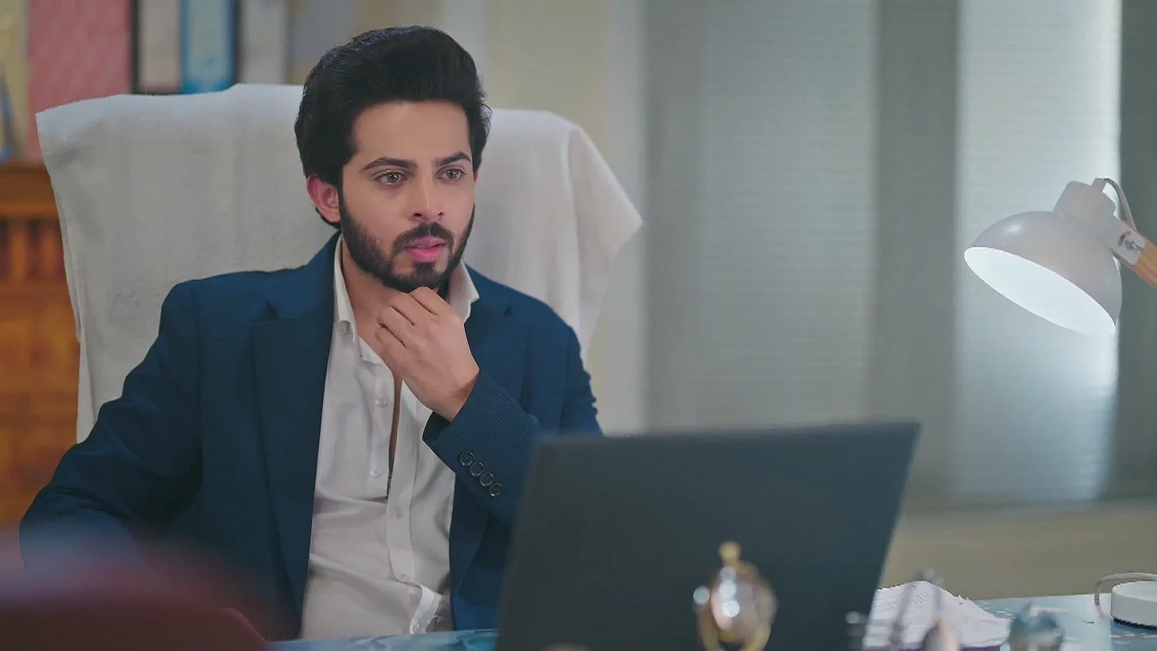 Akash Discovers Suraj and Jagriti's Lies - Jagriti 