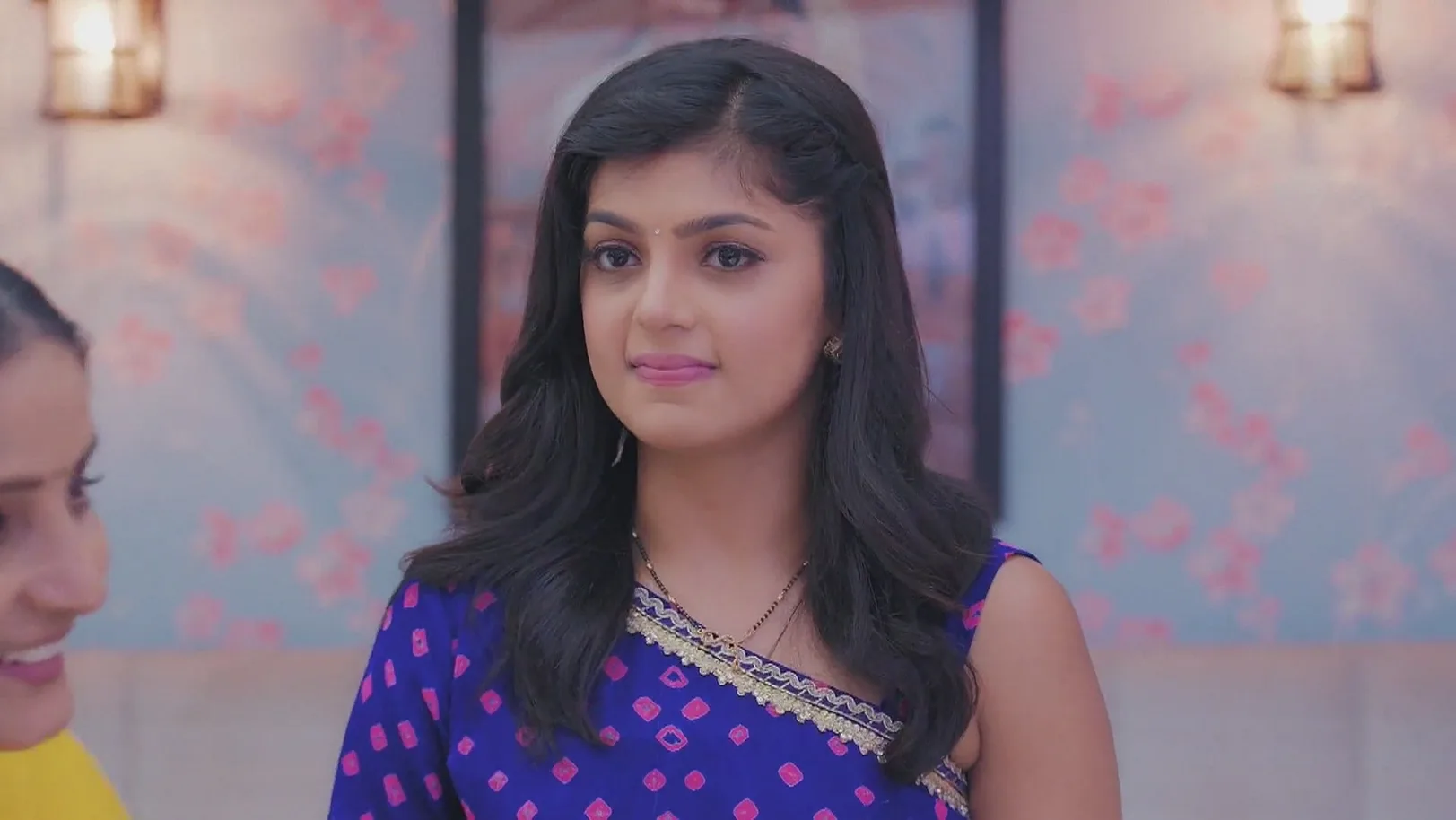 Unnati Fails to Throw Jamuna Out - Jaane Anjaane Hum Mile 