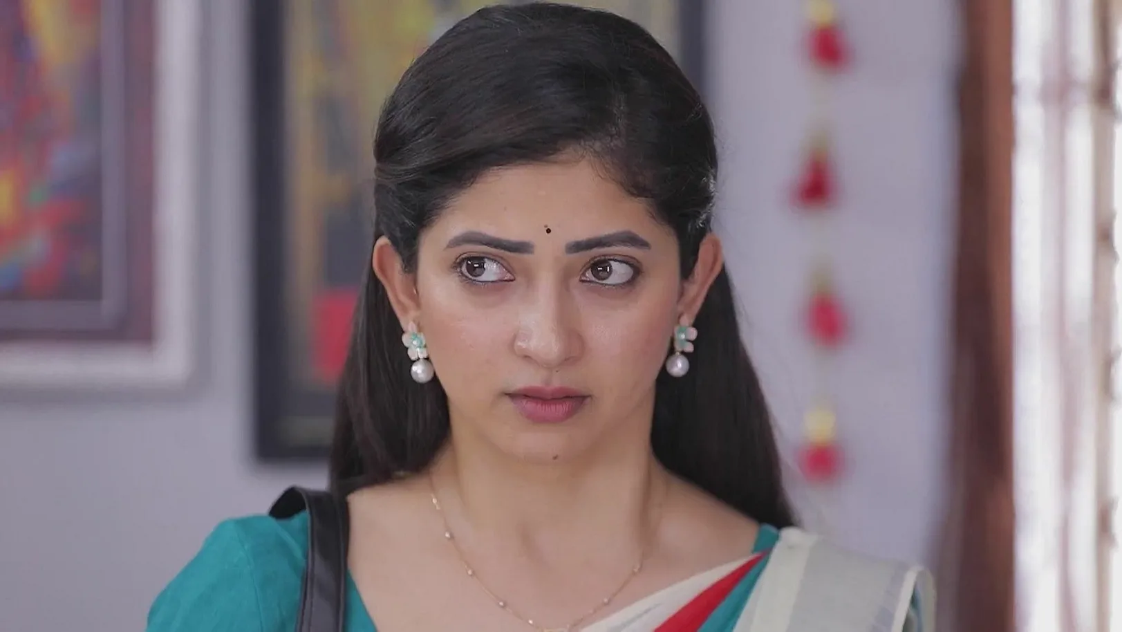 Lakshmi Assures Tamizh 16th May 2025 Webisode