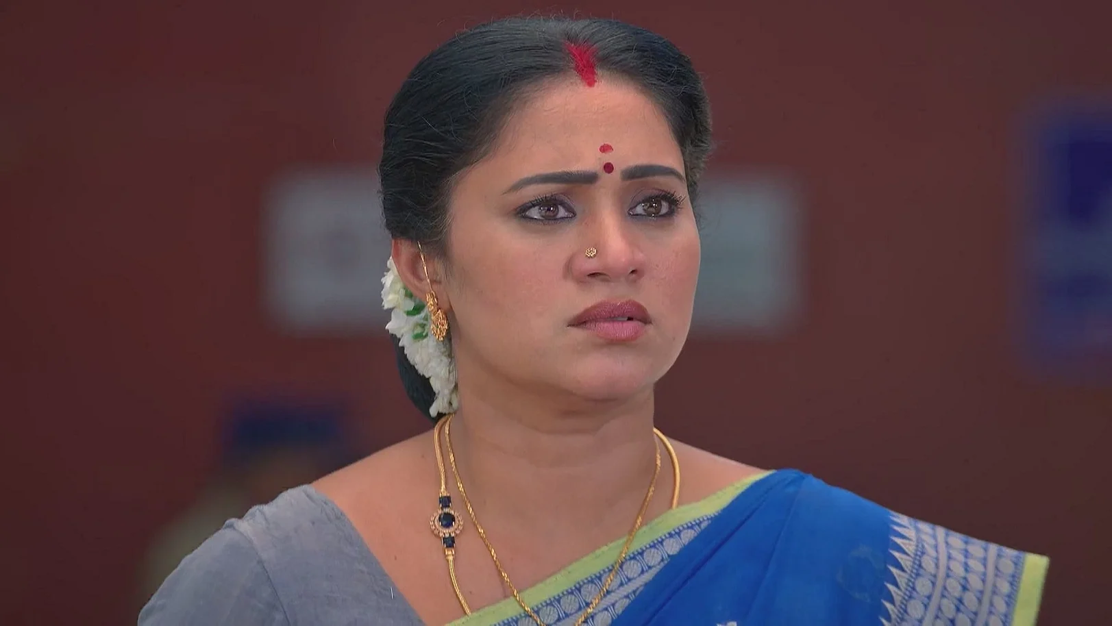 Bhuvaneshwari's Claim - Sandhya Raagam 