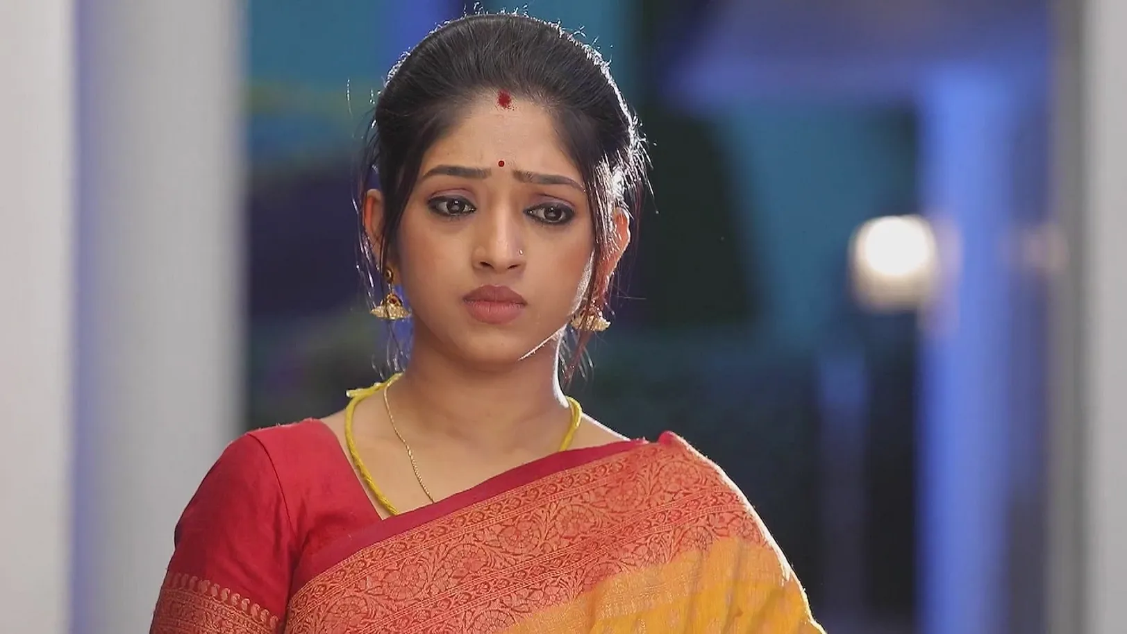 Rani Summons Bommi's Spirit - Ninaithale Innikkum 