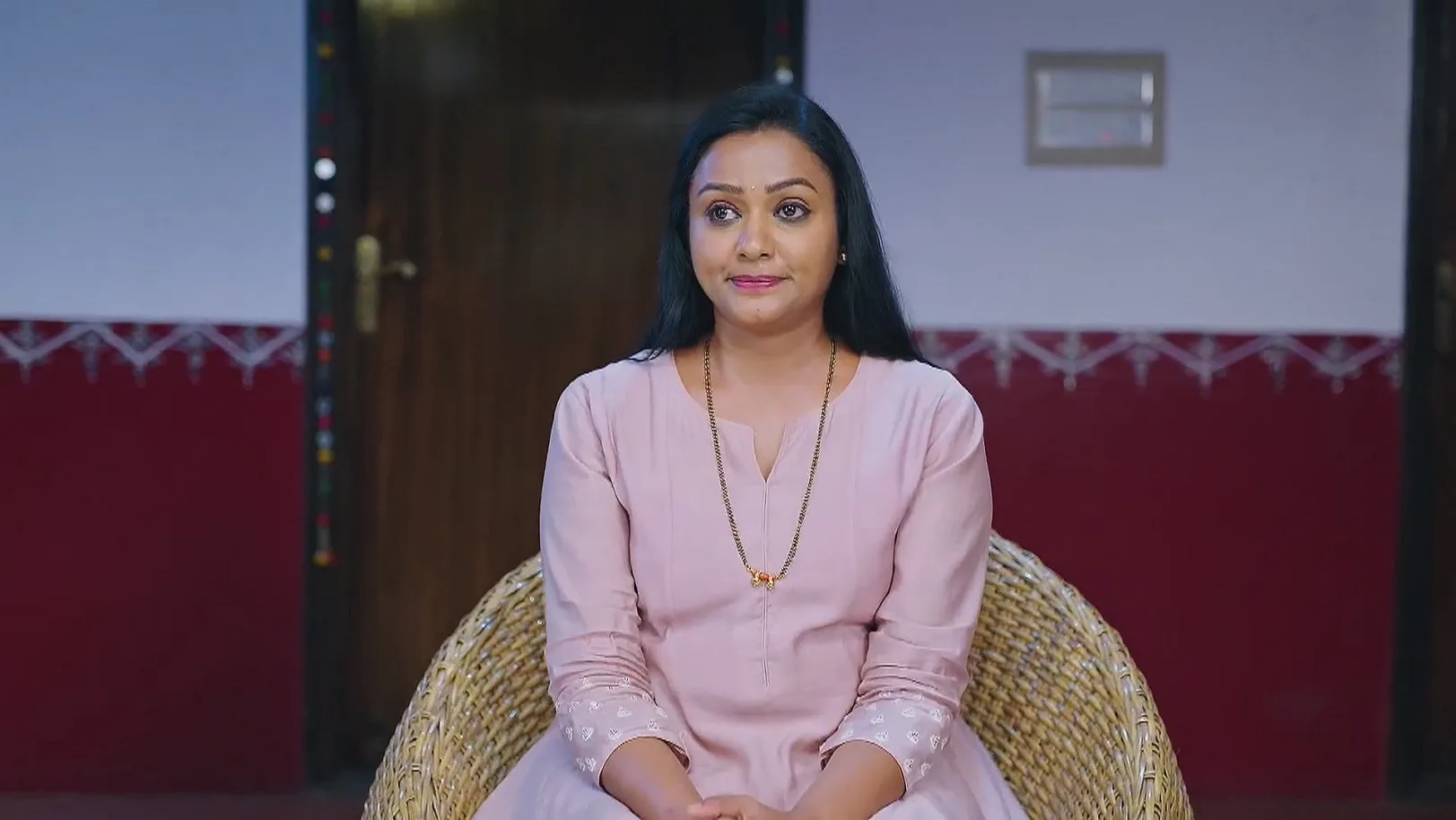 Goutham Scolds Bhoomika for Her Negligence - Amruthadhaare 