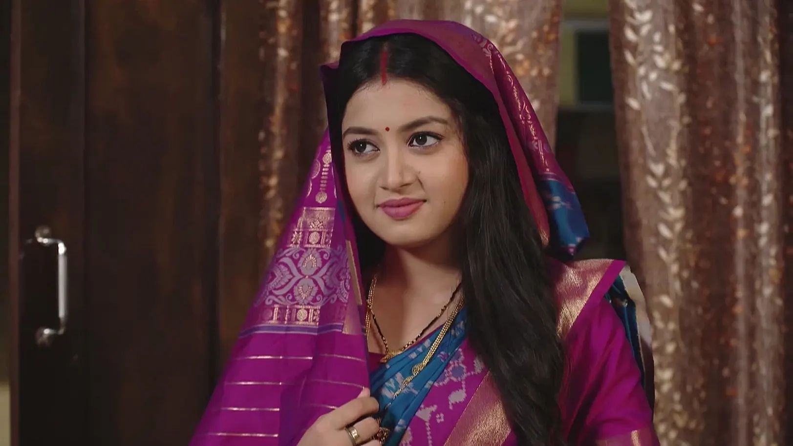 Manu Discusses Archana - Sathi Sata Janmara 