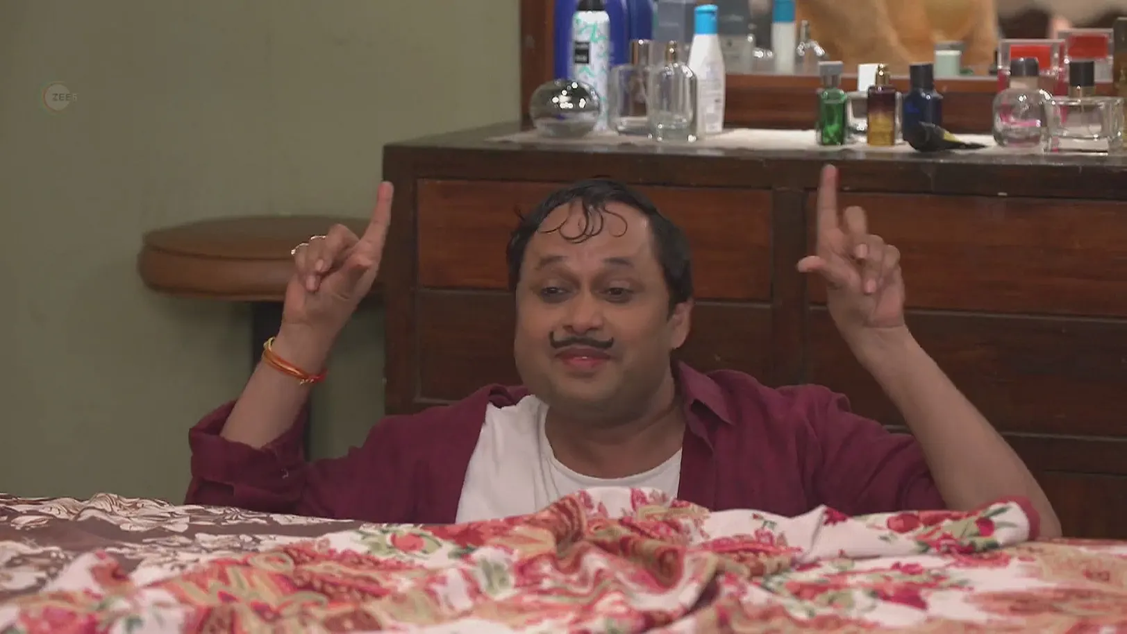 Happu Falls Prey to Rajesh's Anger - Happu Ki Ultan Paltan 
