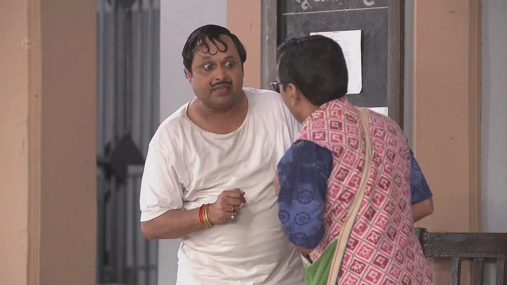 Masterji Finds Happu in an Embarrassing Situation - Happu Ki Ultan Paltan 