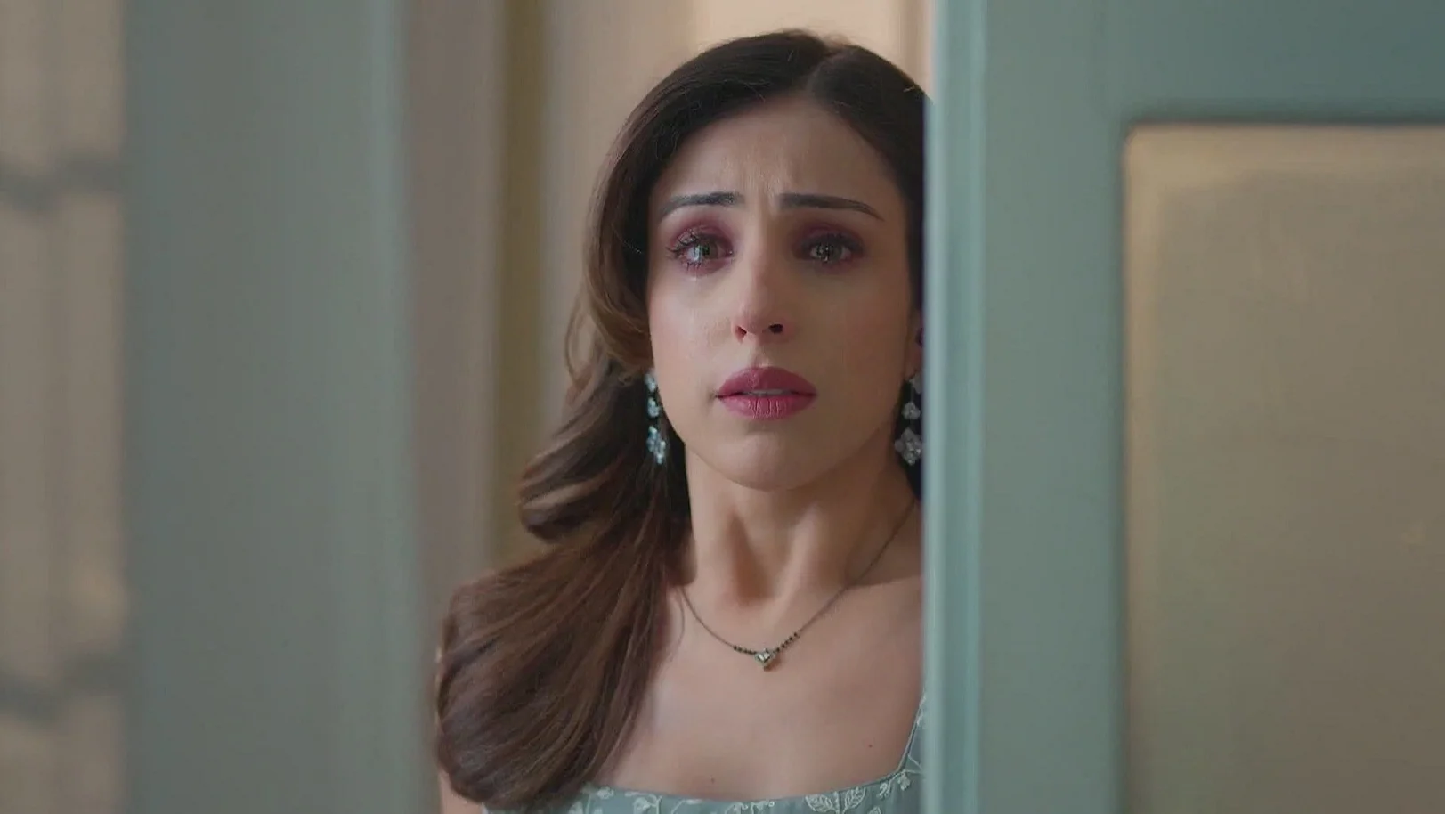 Neel's Actions Break Riddhi's Heart - Jamai No. 1 